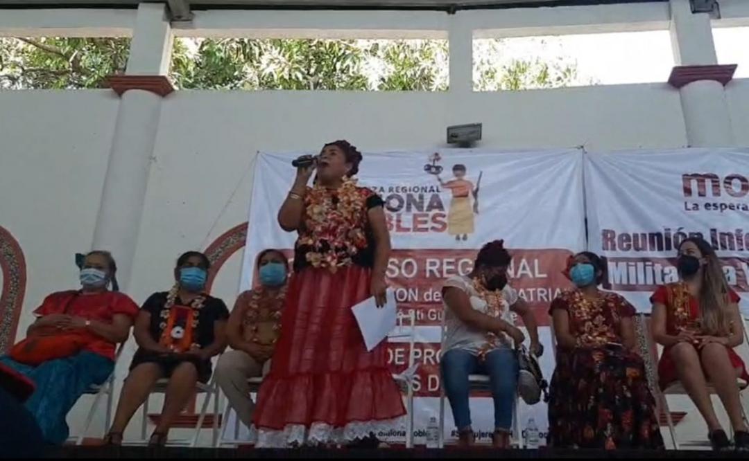 Abraza a Morena Rogelia González, fundadora de refugio de mujeres en  Juchitán, Oaxaca | Oaxaca