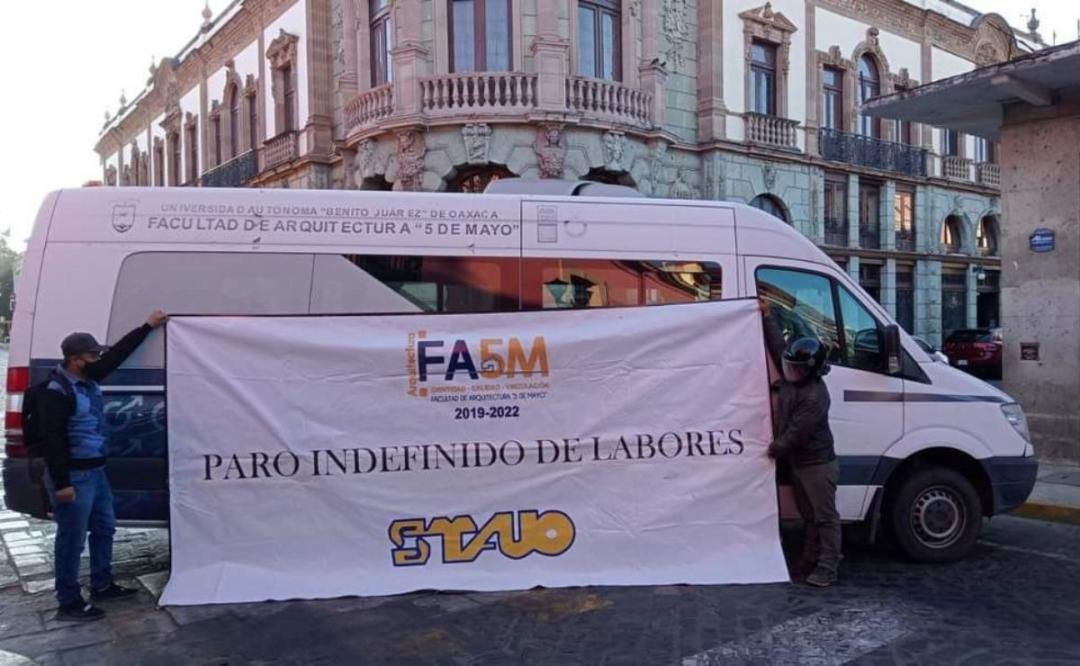 STAUO estrangula con bloqueos la ciudad de Oaxaca, exigen salida del rector Eduardo Bautista de la UABJO