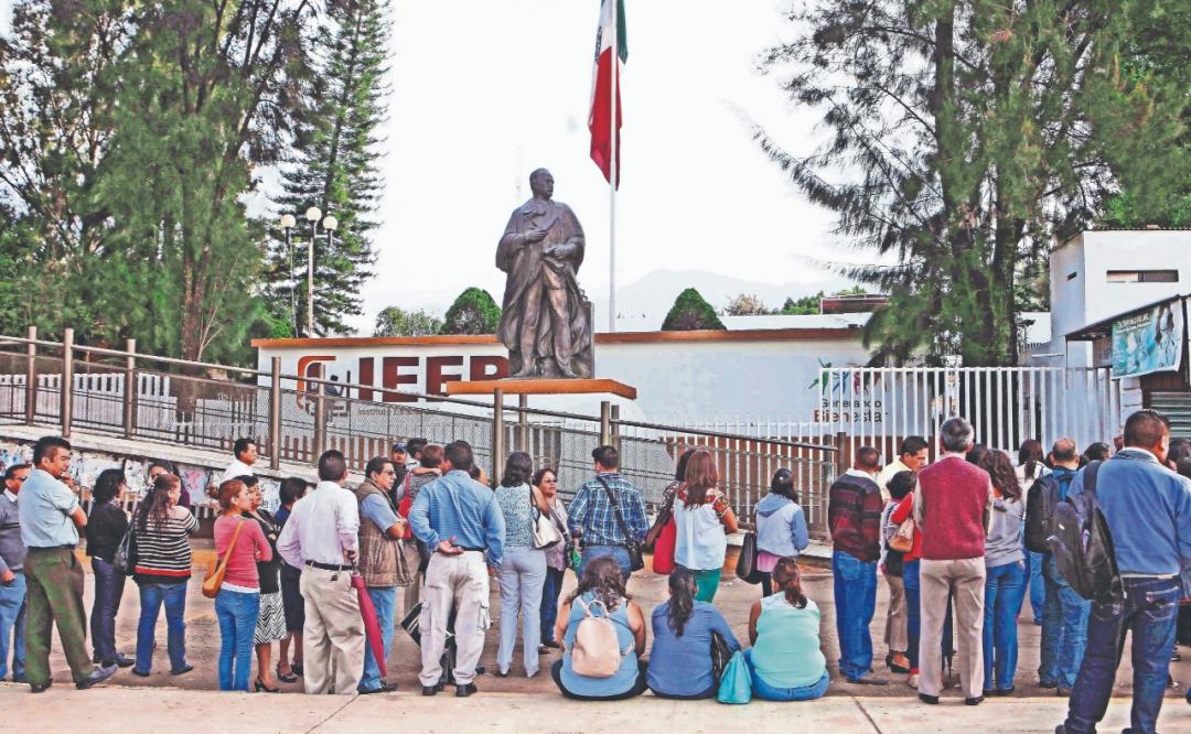 Supera los 200 millones de pesos fraude de financieras a profesores damnificados de Oaxaca
