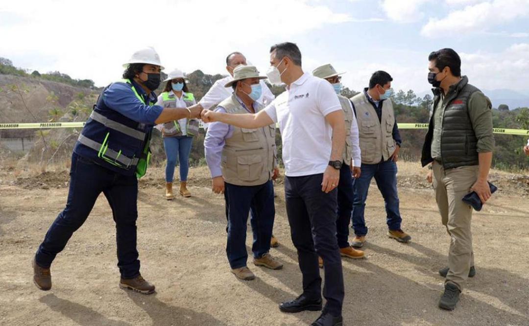 Supervisa Murat avance de trabajos en la autopista a la Costa de Oaxaca; reporta avance del 74.6%