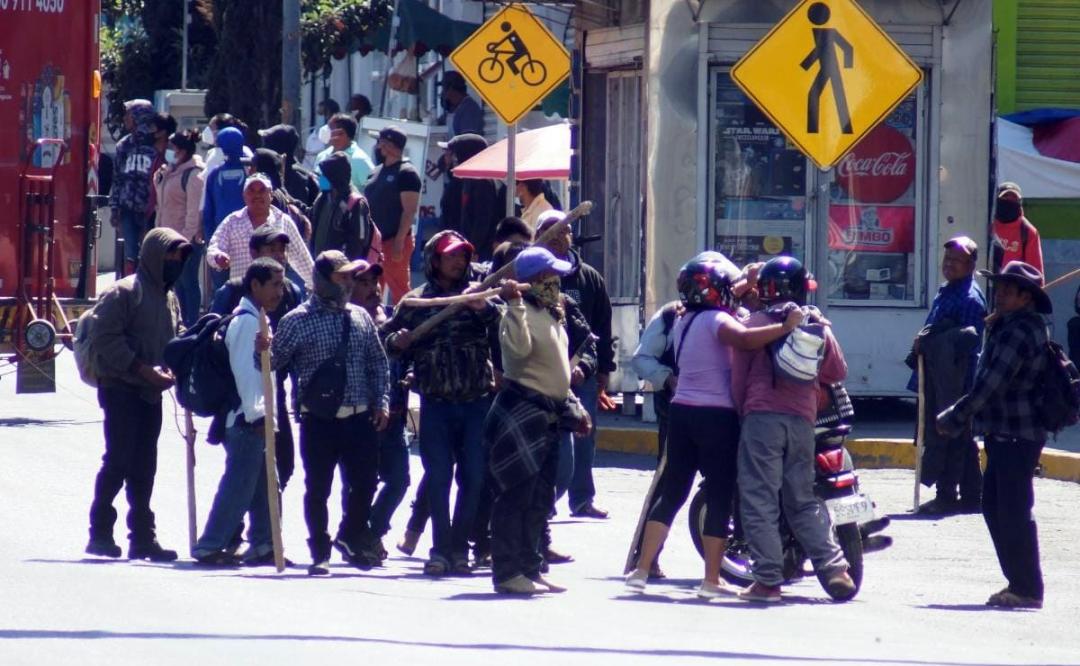 Sitian manifestantes de la Sierra Sur a la ciudad de Oaxaca; llama SSPO a evitar bloqueos para prevenir agresiones