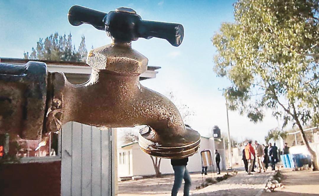 Sin agua, 25 mil personas en Salina Cruz, Oaxaca, por la quema de dos equipos de bombeo