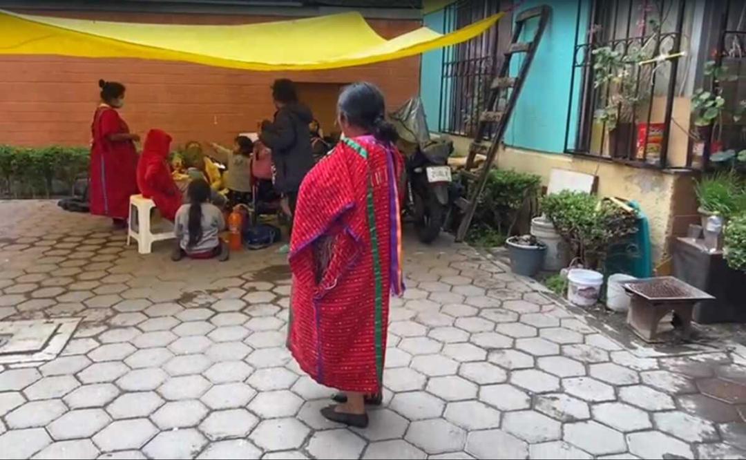 Vecinos de unidad habitacional en GAM abren sus hogares a integrantes de la comunidad Triqui