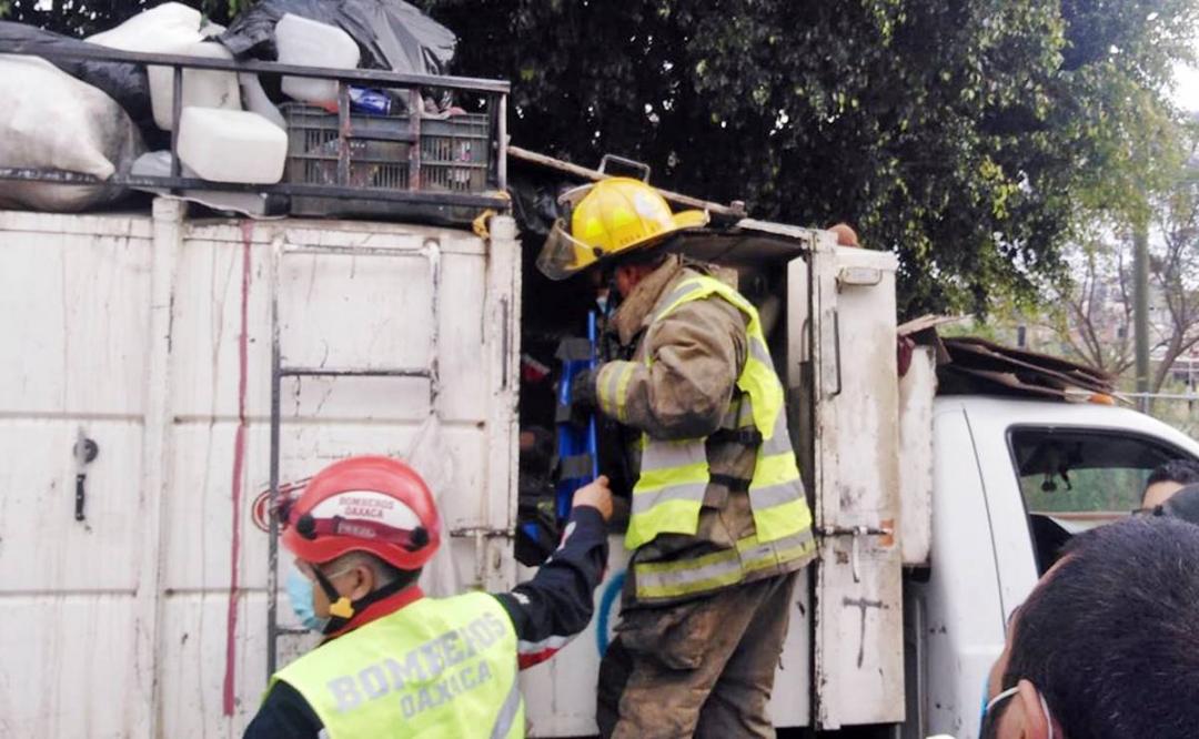Trabajador de limpia de San Antonio de la Cal, Oaxaca, muere prensado por camión de basura