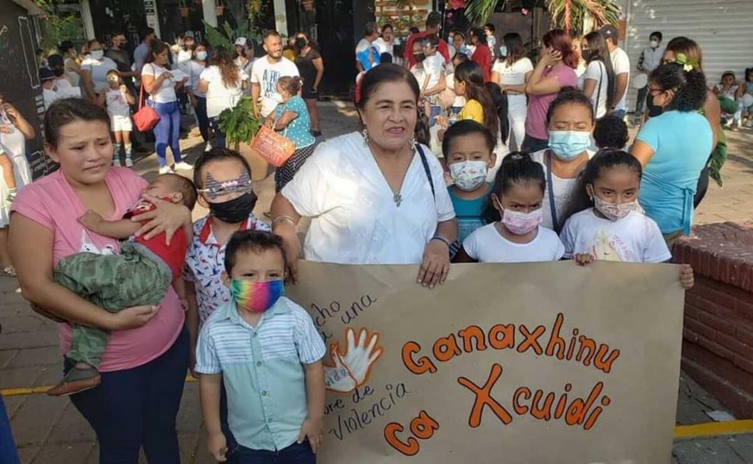 En el marco del Día de la Niña y el Niño, los menores participaron en una marcha con el lema "Ganaxhinu Ca Xcuidi" (amar a la niñez).