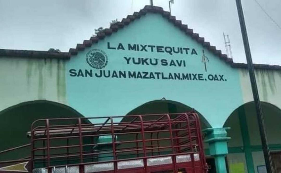 Pese a los acuerdos, hasta la mañana de este viernes aún no liberaban a personas retenidas y tampoco abrían el paso vehicular entre Palomares y Tuxtepec.