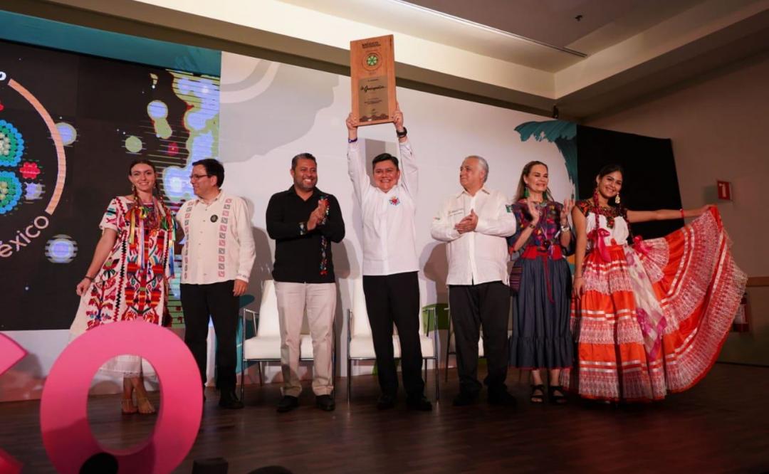 Se lleva Oaxaca 2 premios de Lo Mejor de México 2022 por la Guelaguetza, los textiles y los alebrijes