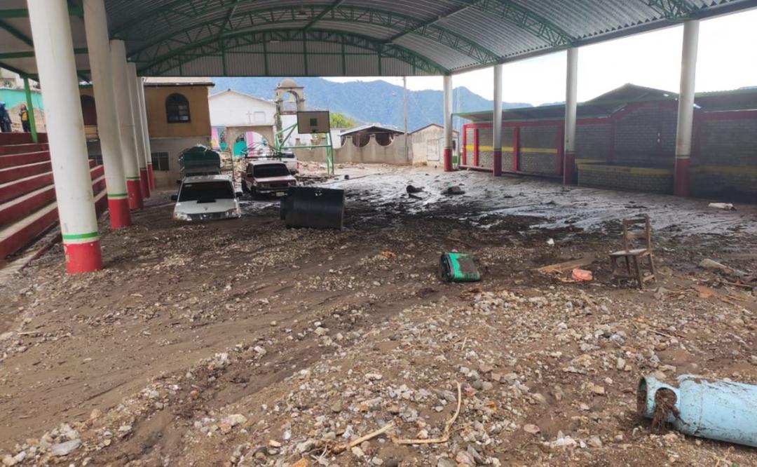 Afecta Agatha vías de comunicación en 42 municipios de Oaxaca; hay 8 desaparecidos, suspenden aeropuertos y clases