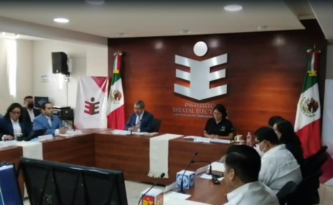 Entra Instituto Electoral de Oaxaca en sesión permanente por comicios; guardan un minuto de silencio por víctimas de Agatha