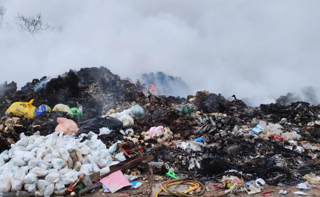 Denuncian contaminación por incendio en basurero de Tecomaxtlahuaca, en la Mixteca de Oaxaca