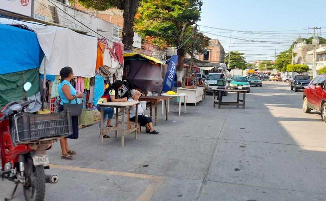 Por remodelación federal de parque de Juchitán, Oaxaca, inicia reubicación de comerciantes