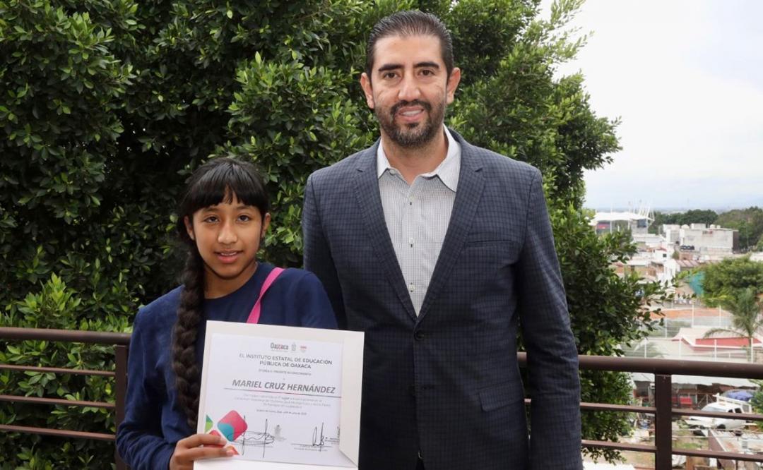 Gana niña de 11 años de Oaxaca el certamen nacional de oratoria con discurso en zapoteco