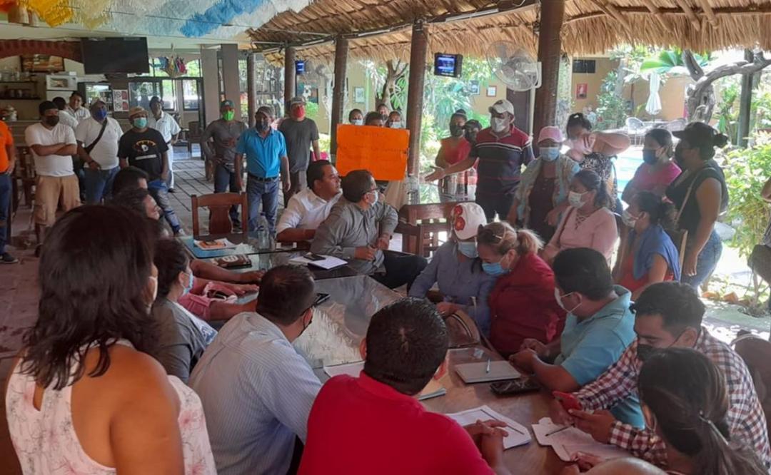 Tras acuerdo con Iocifed para reconstrucción de 57 escuelas en Istmo de Oaxaca, profesores liberan carretera