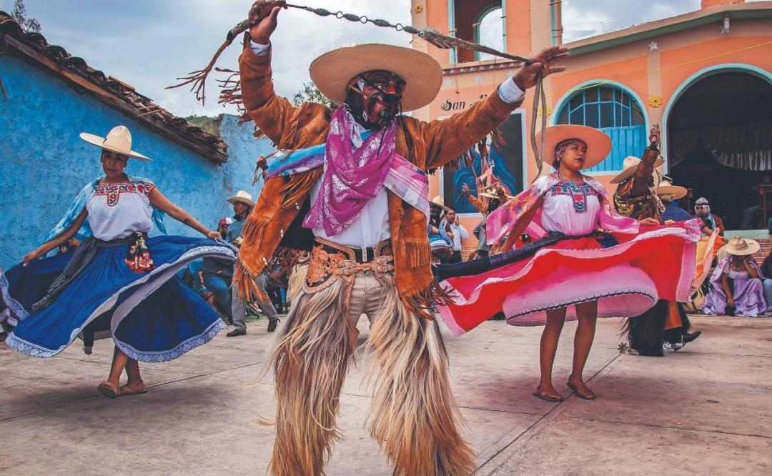 Los Rubios, danza alegre de los arrieros mixtecos de Juxtlahuaca, Oaxaca, que llega a la Guelaguetza