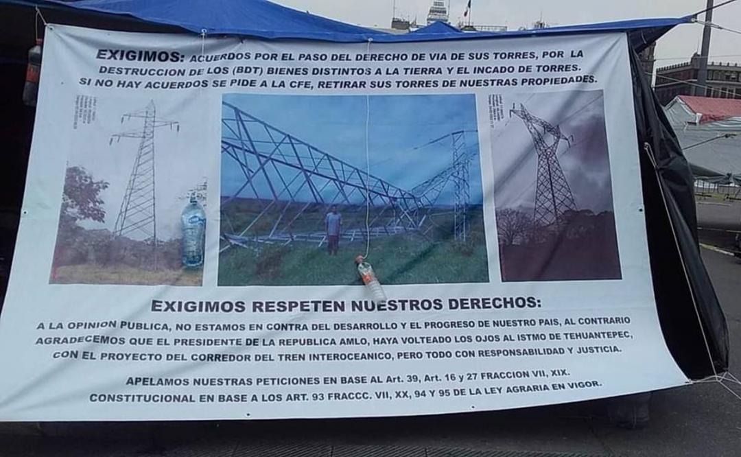 Bloquean 25 comunidades la carretera Transístmica en Oaxaca; piden a CFE pagar derecho de vía
