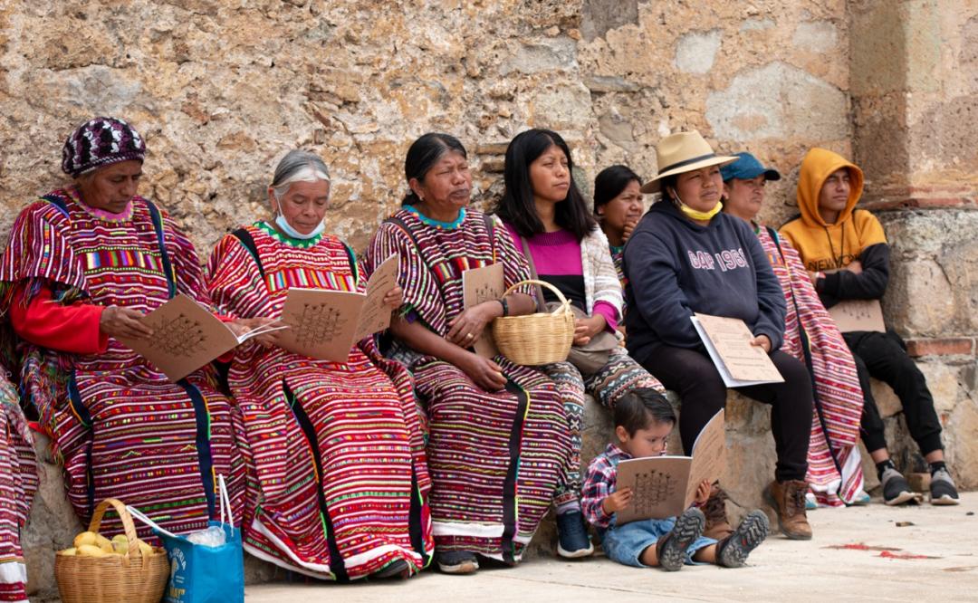 Con 4 libros de cuentos en lengua triqui, conmemoran Día de los Pueblos  Indígenas en la Mixteca de Oaxaca | Oaxaca