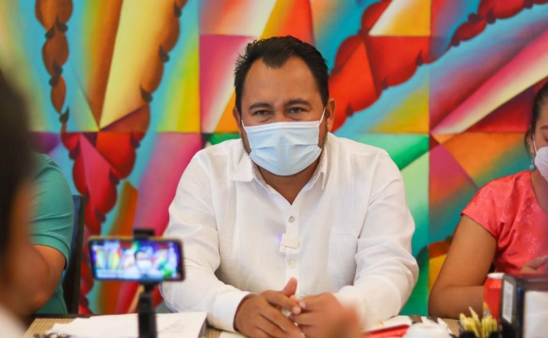 Un presidente municipal de Oaxaca encabeza Top 10 de ediles que más aumentaron su aprobación