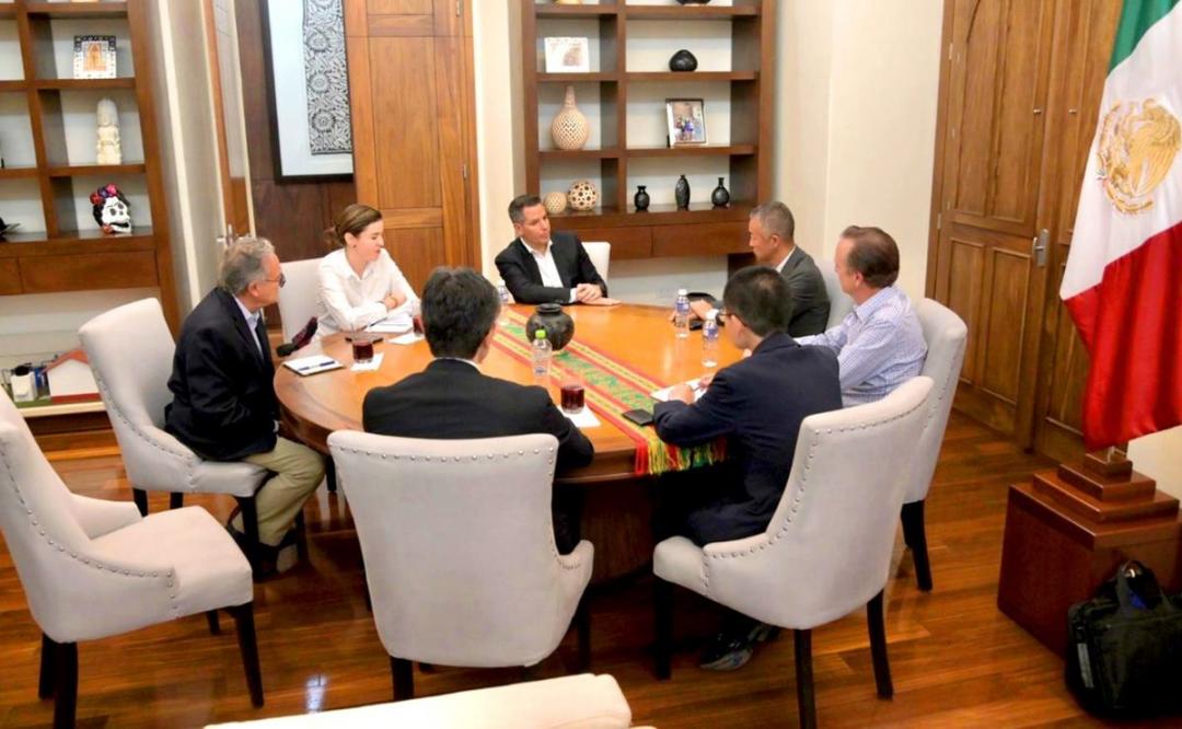 Recibe Murat en Oaxaca visita de ejecutivos de Mitsubishi, inversores de parque eólico