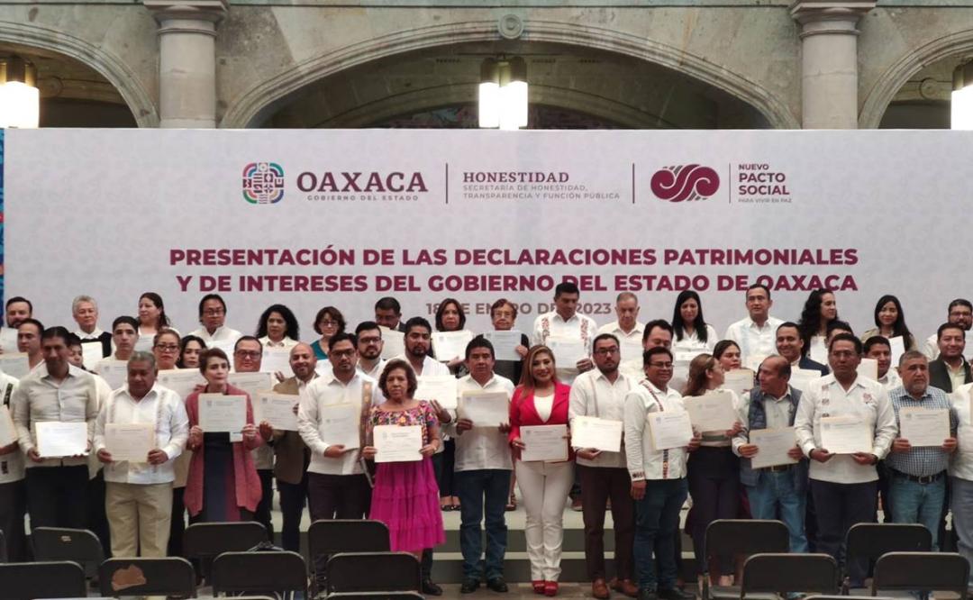 Funcionarios del gobierno de Oaxaca entregan su Declaración Patrimonial y de Intereses