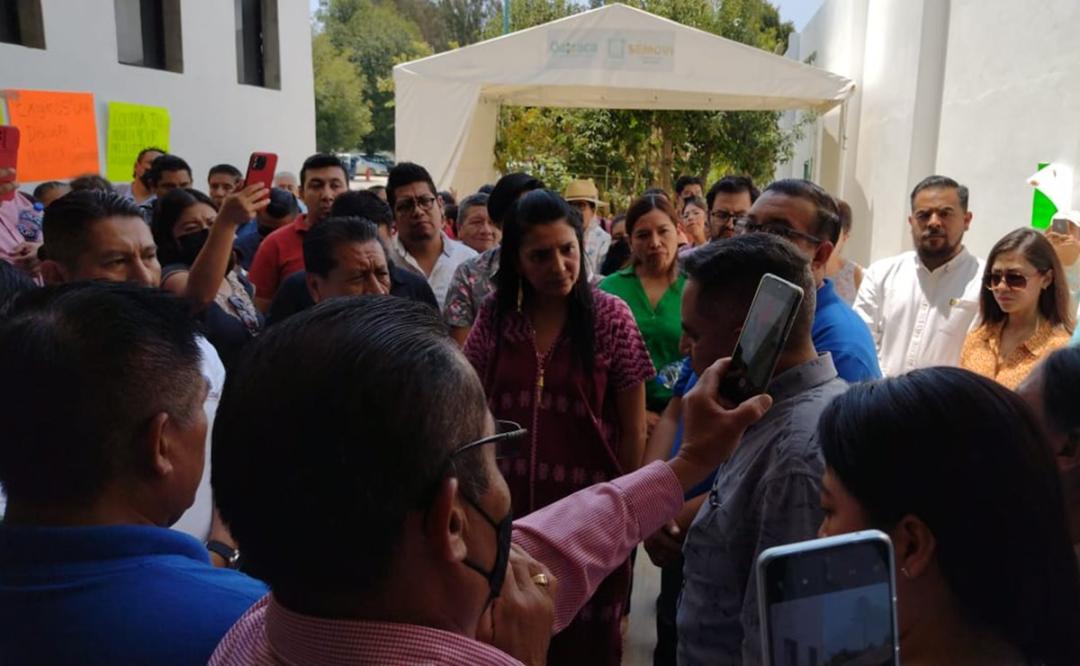 Trabajadores de Semovi exigen disculpa pública del gobernador de Oaxaca, por llamarlos “corruptos”