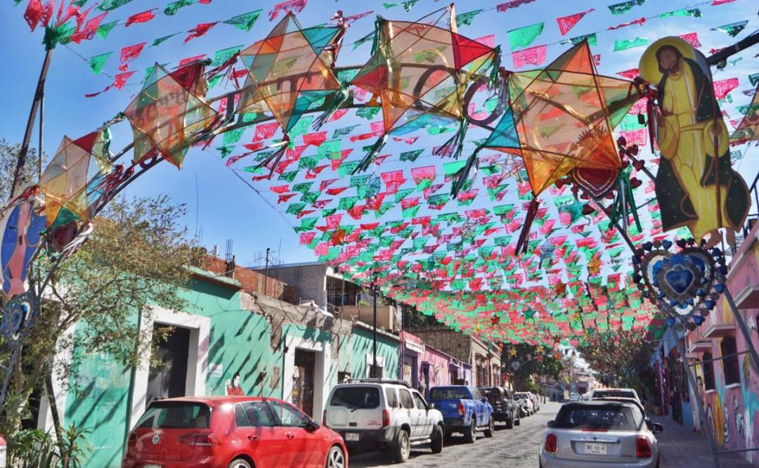 Retiran arcos del Barrio de Jalatlaco en la ciudad de Oaxaca para no perder su identidad