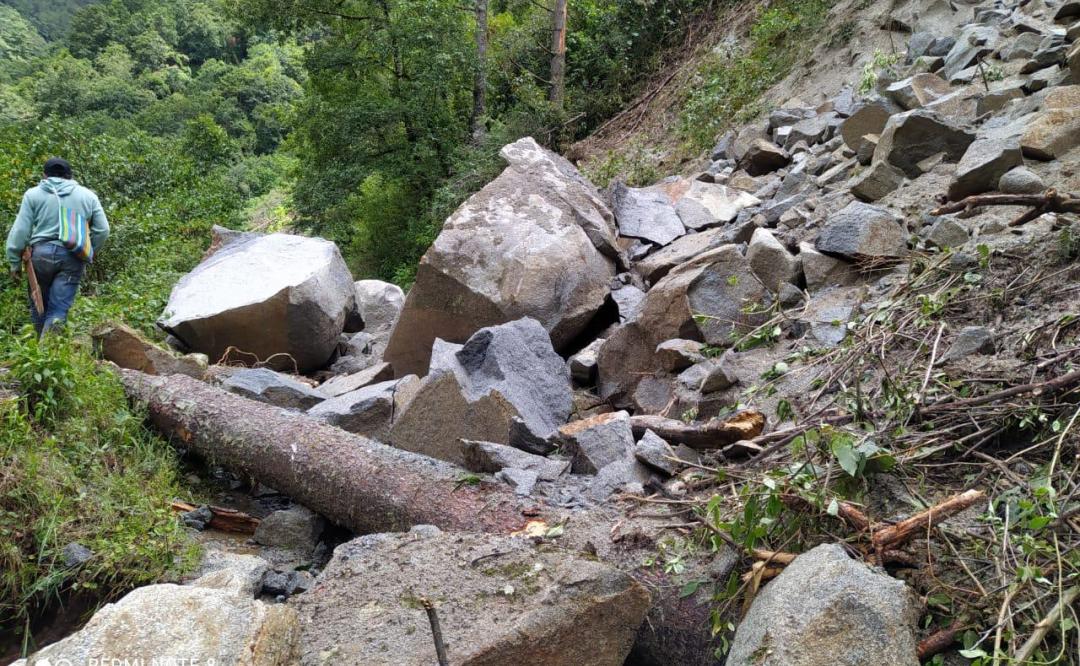 Lluvias dejan daños en caminos y carreteras y una decena de comunidades incomunicadas en la Sierra Norte de Oaxaca