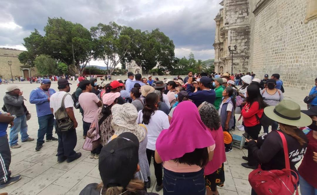Colonos de Los Encinos exigen agua potable a edil de Oaxaca de Juárez; acusan a Neri de ignorarlos