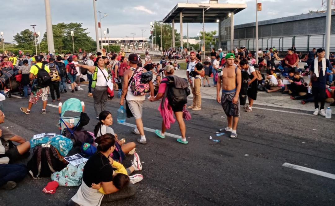 Se dispersa caravana migrante; avanzan hacia Oaxaca grupos de hasta 200 extranjeros