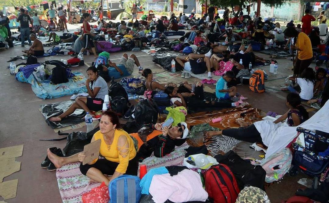 Se disuelve caravana migrante que avanzaba a Oaxaca extranjeros