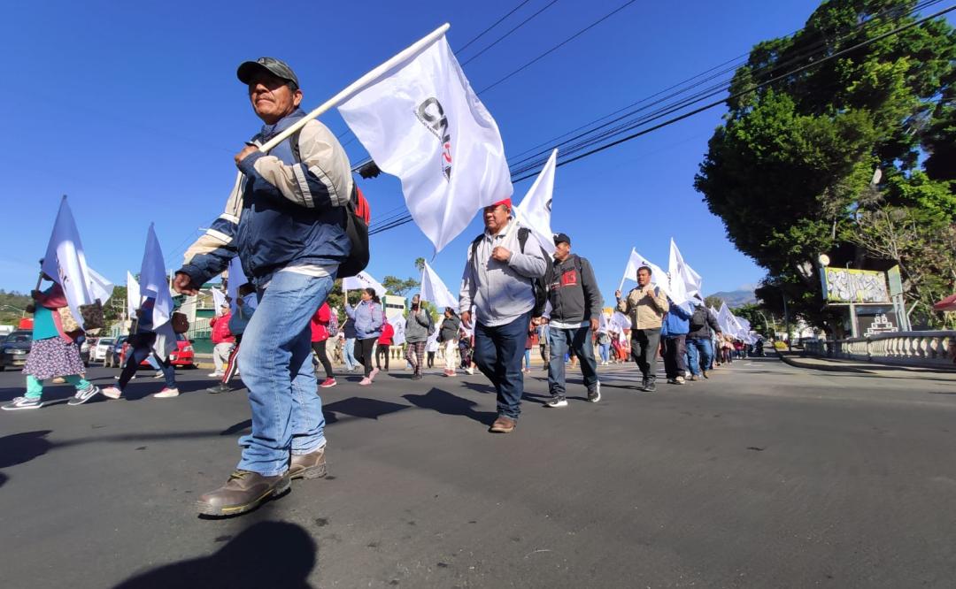 "En la primavera oaxaqueña no hay justicia": Marchan para exigir a Jara atención a víctimas triquis