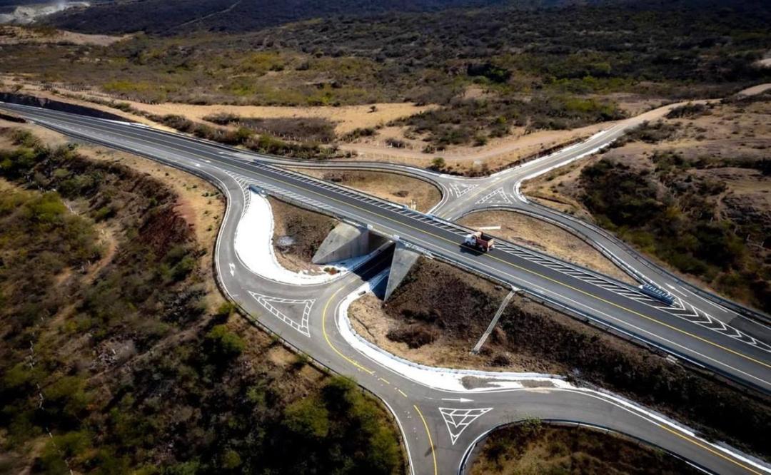 Inaugurará AMLO autopista sin terminar en Oaxaca; faltan 5 meses para acabar obras a Puerto Escondido
