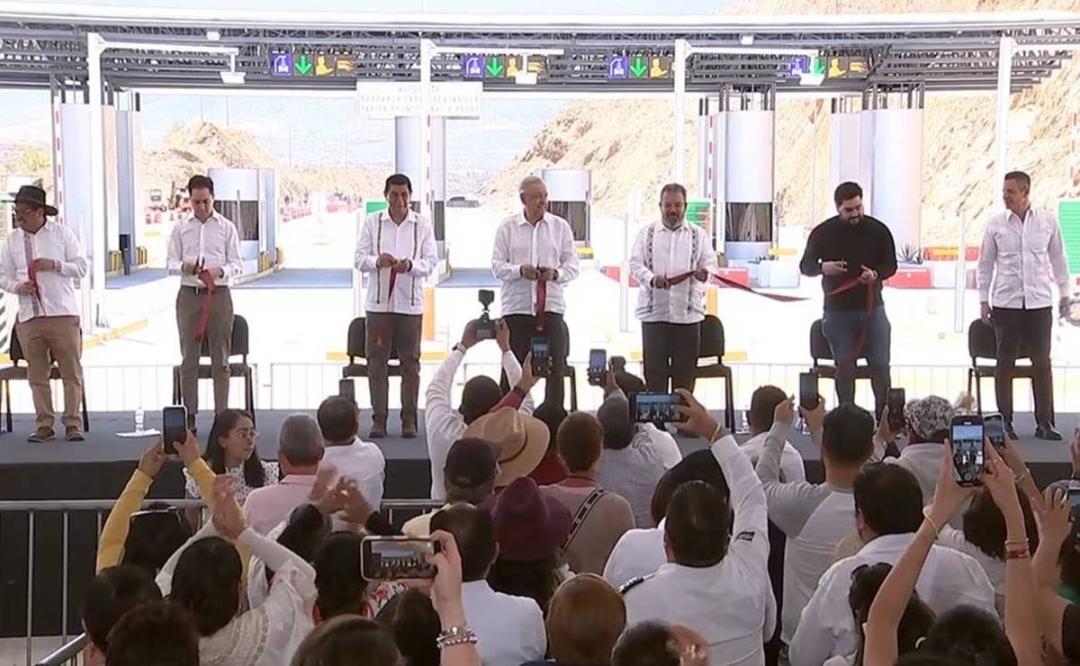 Tras 15 años de construcción, AMLO inaugura la autopista Oaxaca-Puerto Escondido