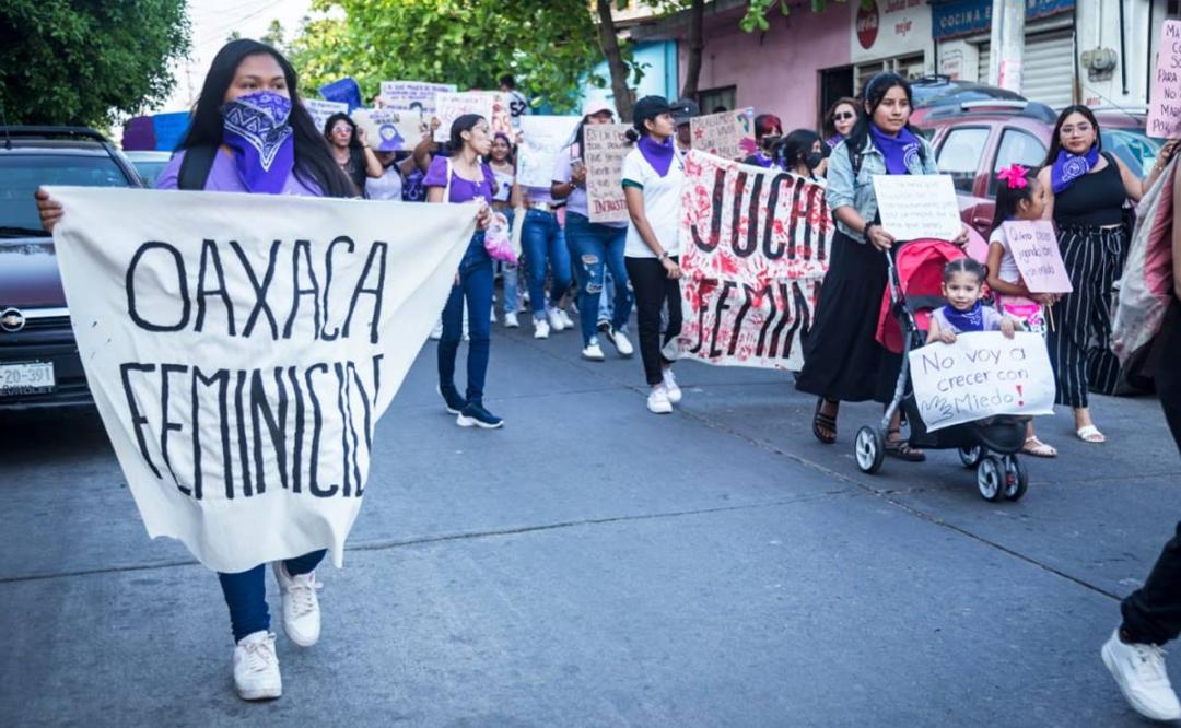 Hallan a mujer sin vida y con signos de tortura en carretera de Oaxaca