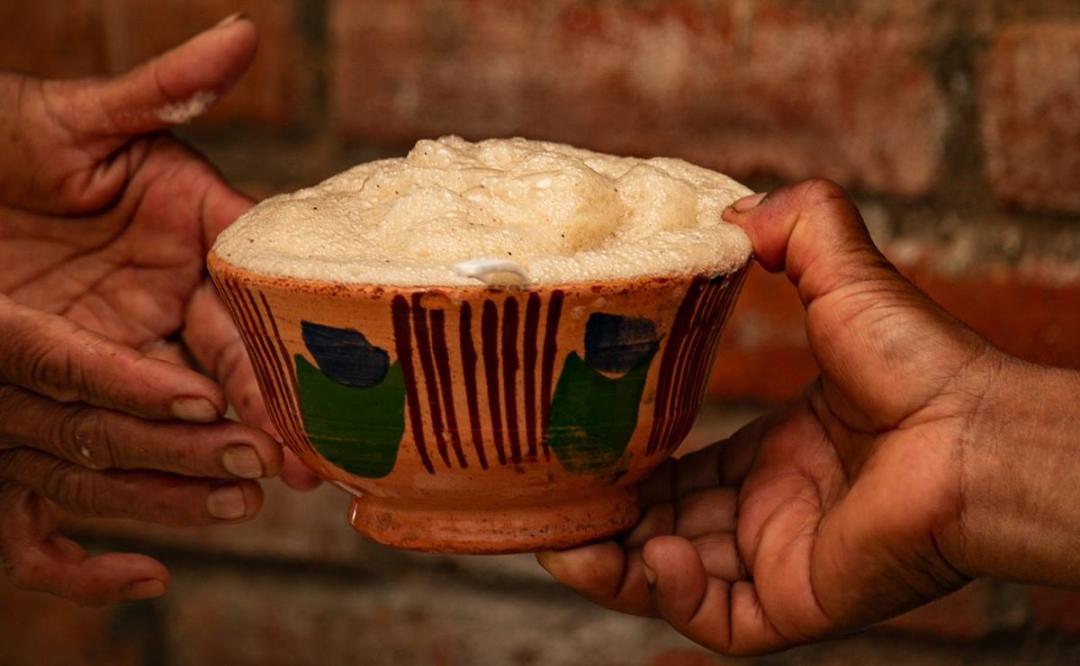 Pozonque, bebida espumosa de Talea de Castro y herencia de la Sierra Norte de Oaxaca