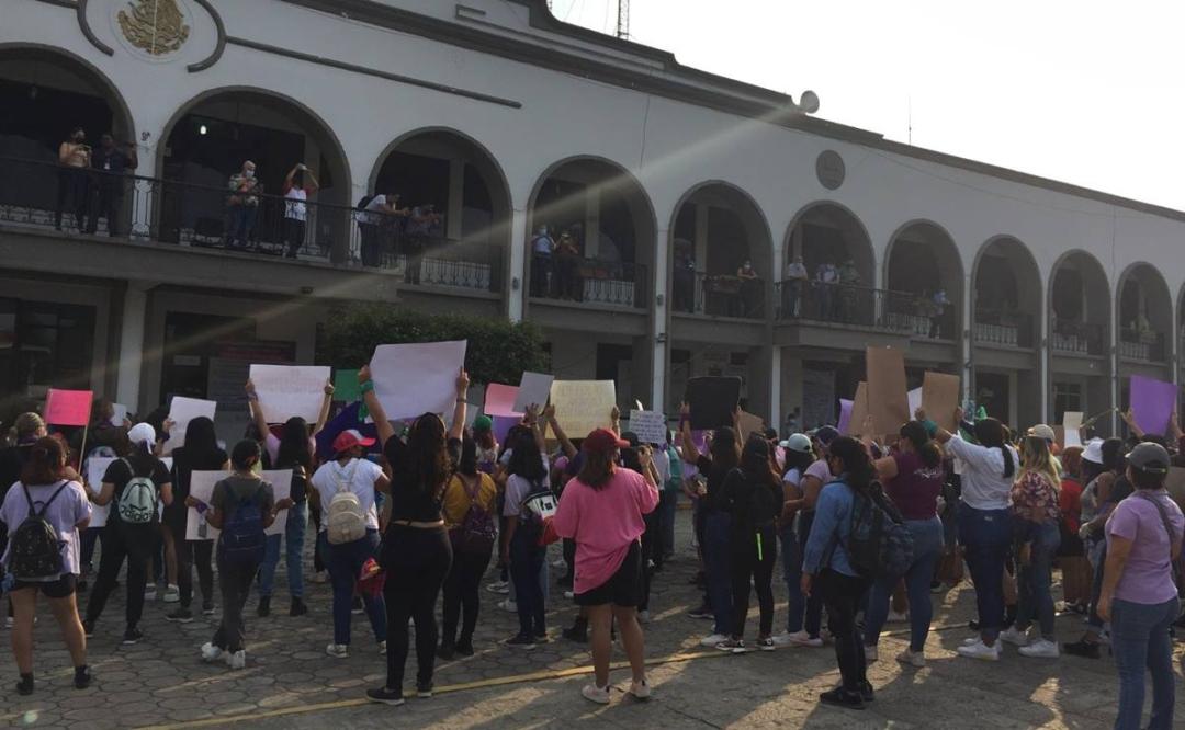 Feministas de Tuxtepec rompen con Consejo contra Violencia de Género, acusan protección a agresor