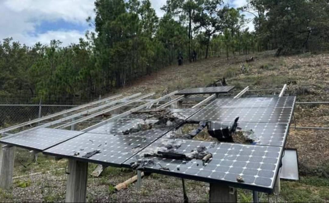 “Piden paz pero ejercen violencia”. Gobierno de Oaxaca acusa a Mixtepec de destruir paneles solares de Yosoñama