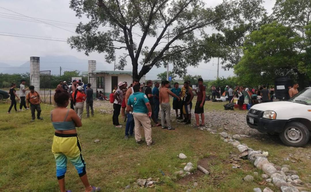 Llegan mil 200 migrantes a Zanatepec; buscan cruzar en caravana el territorio de Oaxaca