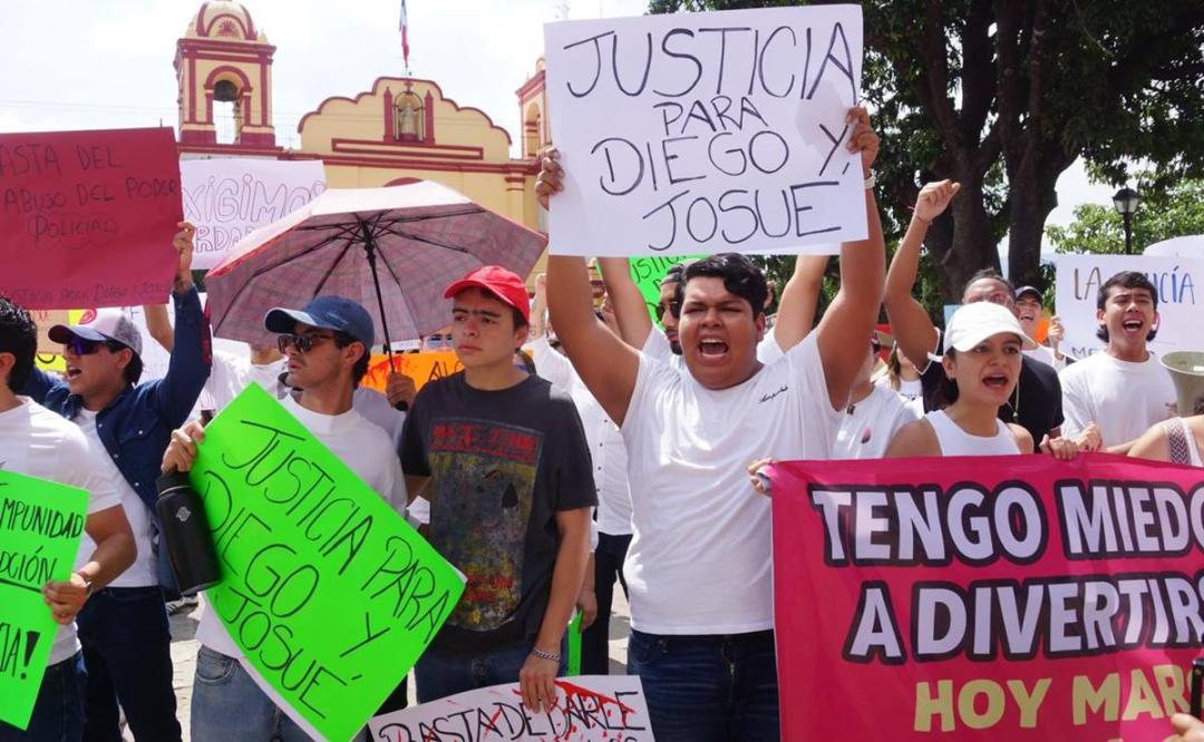 Miles exigen justicia para Diego, joven asesinado en un alcoholímetro en Oaxaca; piden renuncia de edil