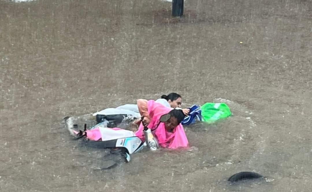 Lluvias por tormenta tropical Nadin causan inundaciones en Matías Romero, Oaxaca