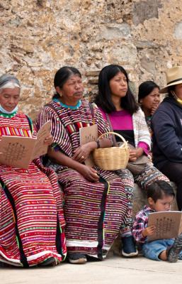 Acceso a int&eacute;rpretes ind&iacute;genas, deuda con pueblos de Oaxaca para acceso a justicia; trabajan en precariedad