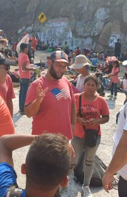 Rechazan 800 extranjeros mediaci&oacute;n de Defensor&iacute;a de Oaxaca e INM para abandonar Viacrucis del Migrante