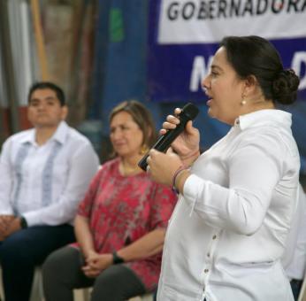 Se escuchan detonaciones de arma durante acto de Naty D&iacute;az, candidata del PAN a la gubernatura de Oaxaca