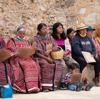 Acceso a int&eacute;rpretes ind&iacute;genas, deuda con pueblos de Oaxaca para acceso a justicia; trabajan en precariedad