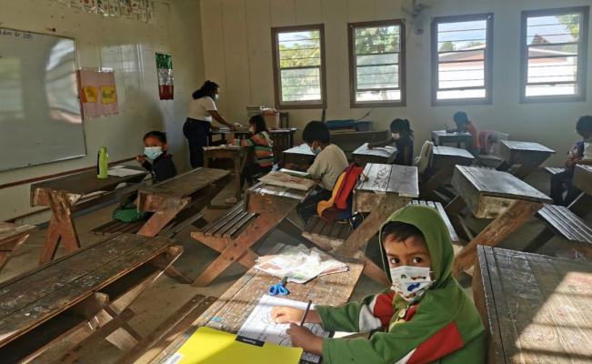 On the Isthmus of Oaxaca, children return to plastic classrooms, so are the classes after earthquake and pandemic