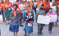 Realizan Quialana, comunidad zapoteca, caminata contra la violencia hacia las mujeres
