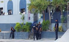 Paran labores policías municipales de Salina Cruz para exigir 59 días de aguinaldo; les pagaron 15