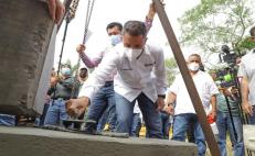 Supervisa Murat colocación de la primera piedra del centro de salud de San Bartolo Tuxtepec