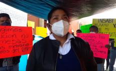 Con plantón indefinido en la ciudad de Oaxaca, trabajadores del Seguro Popular exigen su recontratación 