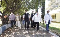 Supervisan Murat y delegada de Bienestar vacunación a adultos mayores en la capital de Oaxaca