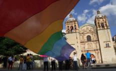 Tras denunciar homofobia, joven despedido de farmacia de Oaxaca ha sido víctima de intimidación, acusa